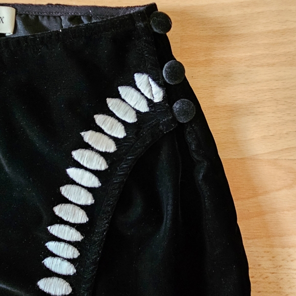 Dylanlex Wrap Skirt - Picture 5 of 10